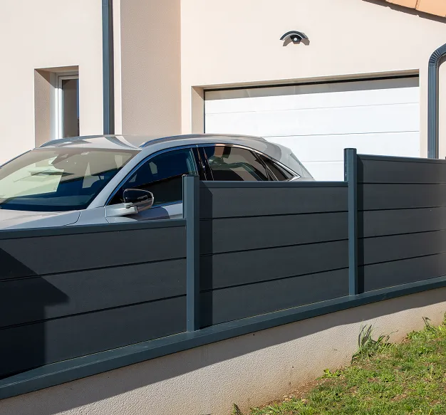 Portail aluminium maison